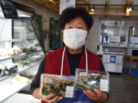 【出品者さんピックアップ】「おそばを販売してほしい。その言葉に応えて毎朝4時から手打ちそばを作っています」　故郷の味の黒瀬タミ子さん。